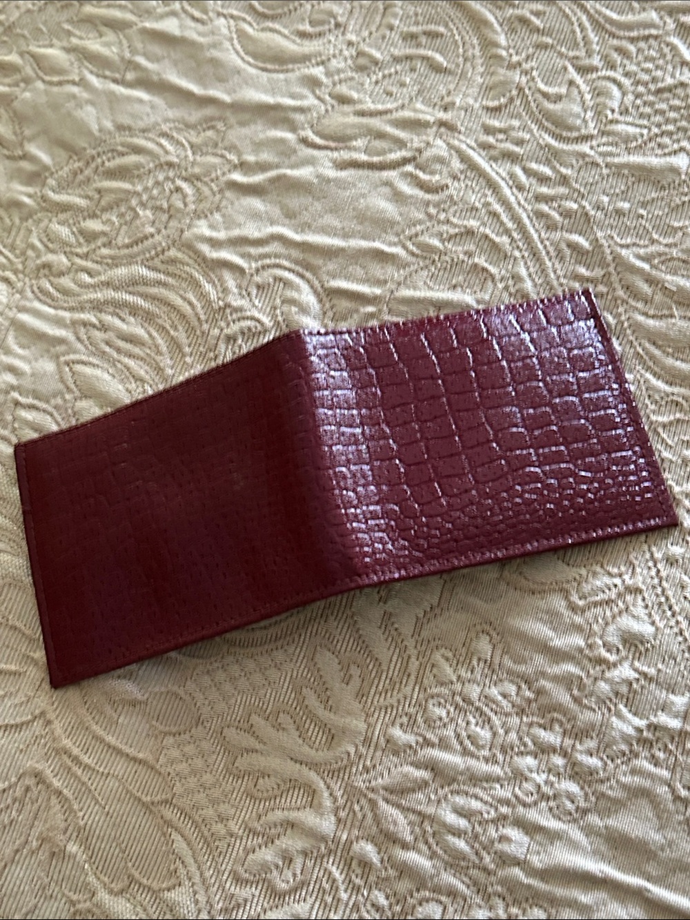 Men's Croc-Embossed Card Holder Wallet - Burgundy